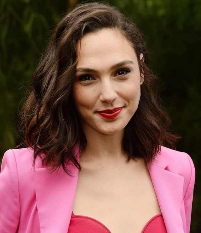 Gal Gadot Biography | Gal Gadot Age | Gal Gadot Wikipedia 2020